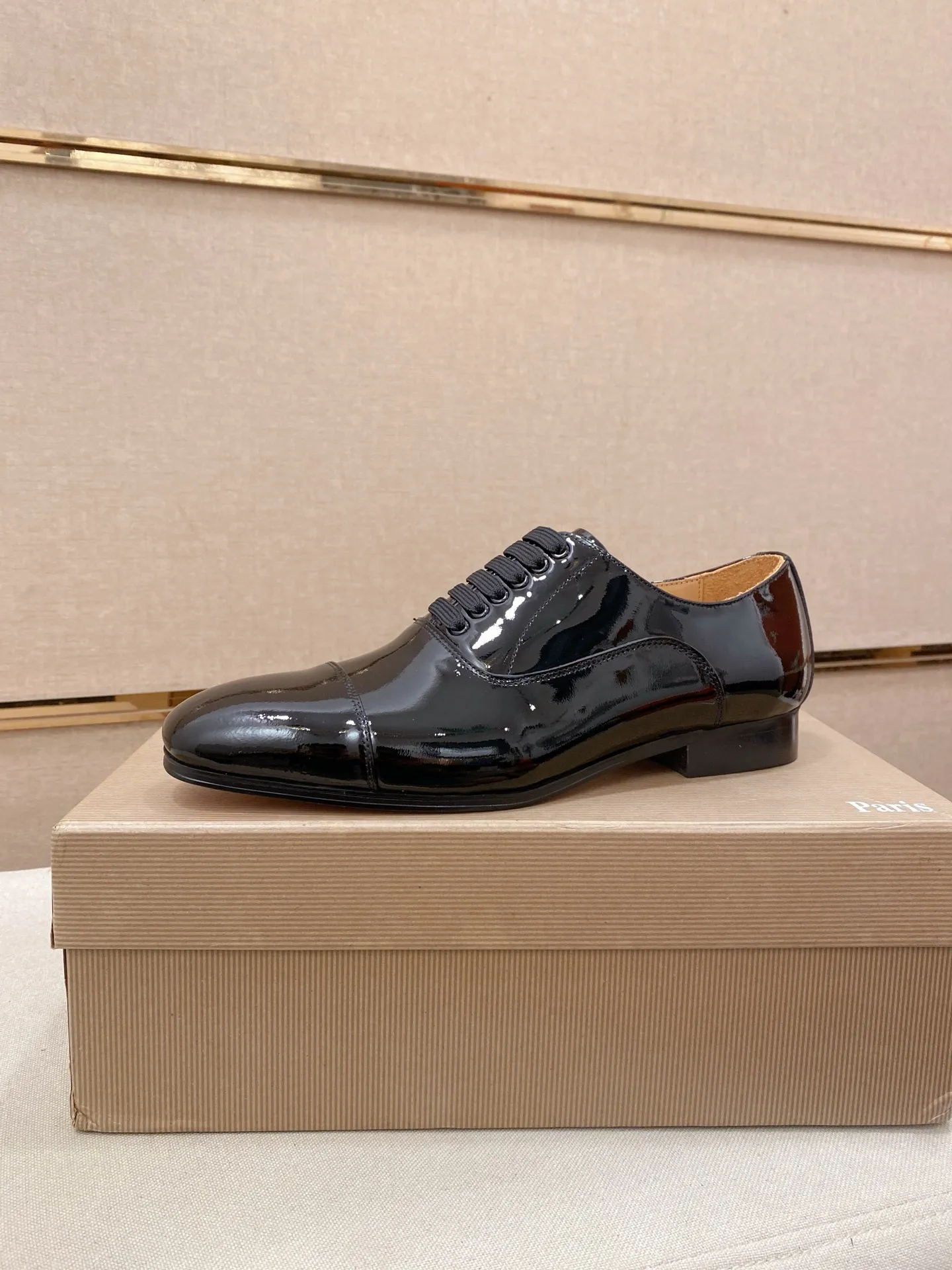 Men's shoes💰:620💰 CL Red bottom series top purchasing agent🔍🔍🇮🇹Italian imported cowhide surface, all imported sheepskin lining💪💪, completely 1⃣️ to 1⃣️reproduction🇮🇹💪💪, ⚠shoes Bottom: The original factory provides the original bottom, the exclusive movable molded bottom is super comfortable, ⚠Original factory follow-up goods, 🔍🔍high quality, you can enter and leave the counter at will, welcome to compare⚠ Code number: 39-44 (38 can be customized, 45 is non-refundable)